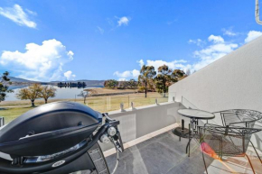 Horizons 306 - Deluxe Lake Front Studio l Pool l Tennis l WiFi l BBQ